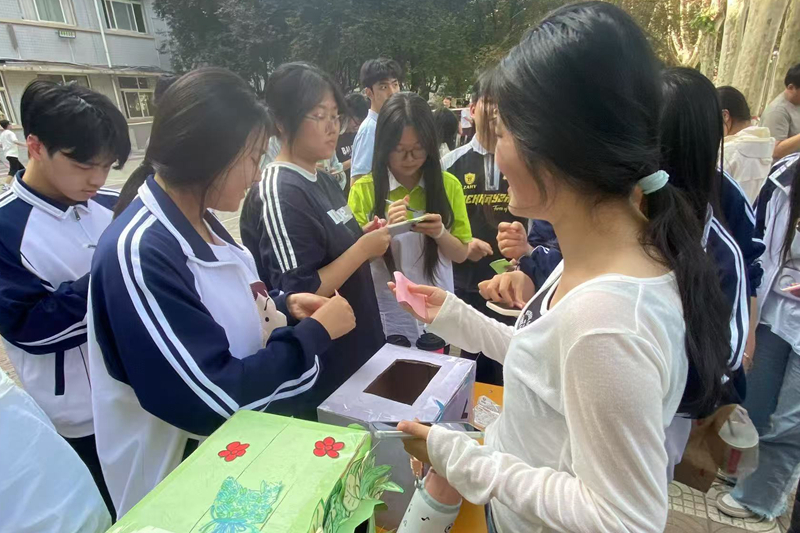 铁道运输学院开展“心浪漂流 情绪信箱”心理漂流瓶活动