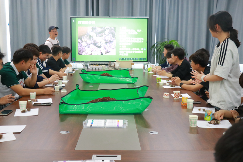 城轨学院开展园艺心理疗愈活动