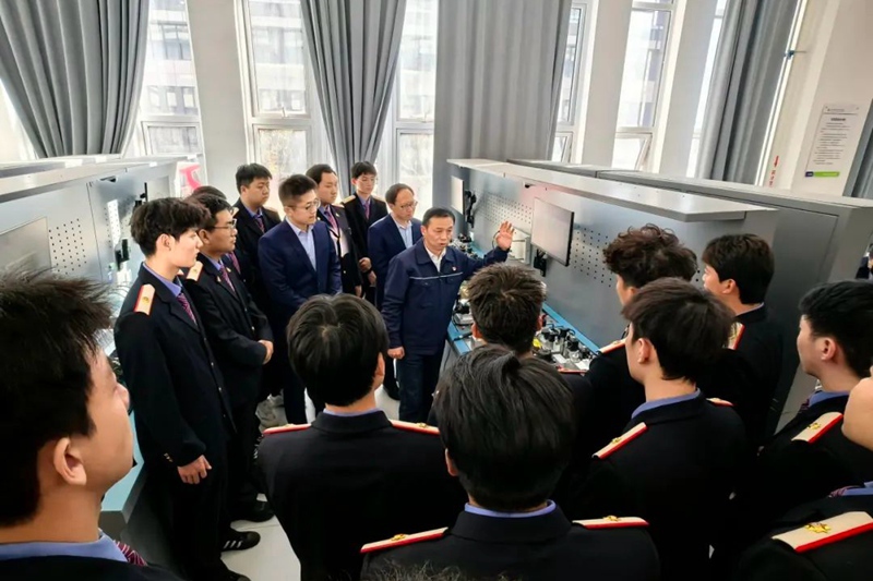 全国人大代表董宏涛走进陕铁院宣讲全国两会精神