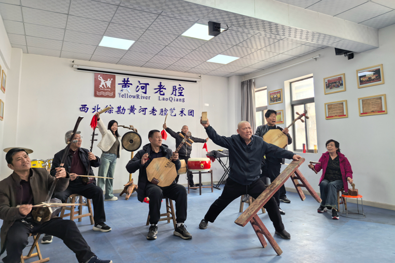 陕铁院与西北综勘黄河老腔艺术团开展“传承非遗，共谱华章”主题交流活动