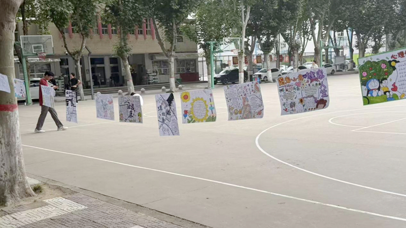 铁道动力学院开展“心向阳光，温暖同行”心理手抄报评比活动