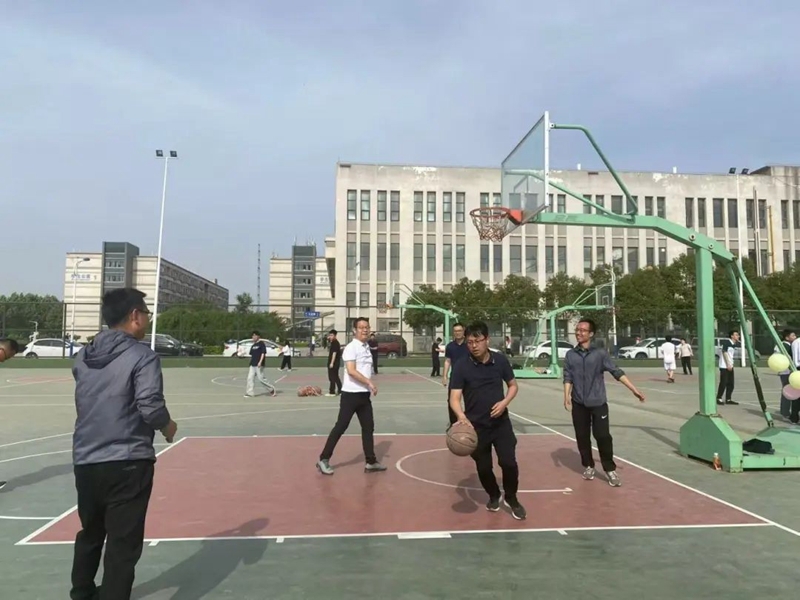  测绘与检测学院开展教职工趣味运动会