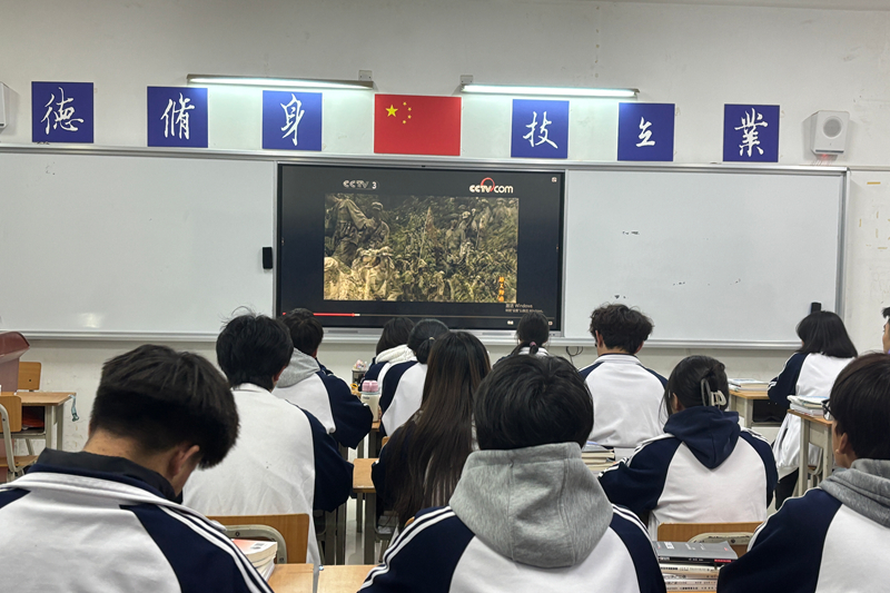 工程管理与物流学院党总支学生工作二支部开展“纪念红军长征胜利90周年”主题党日活动