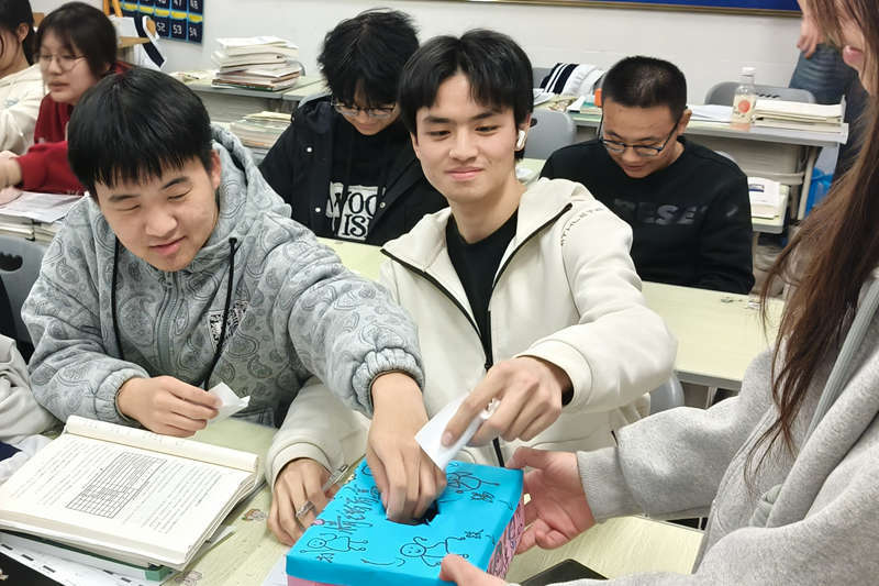 铁道运输学院开展“从‘心’出发，告别焦虑”情绪盲盒主题活动